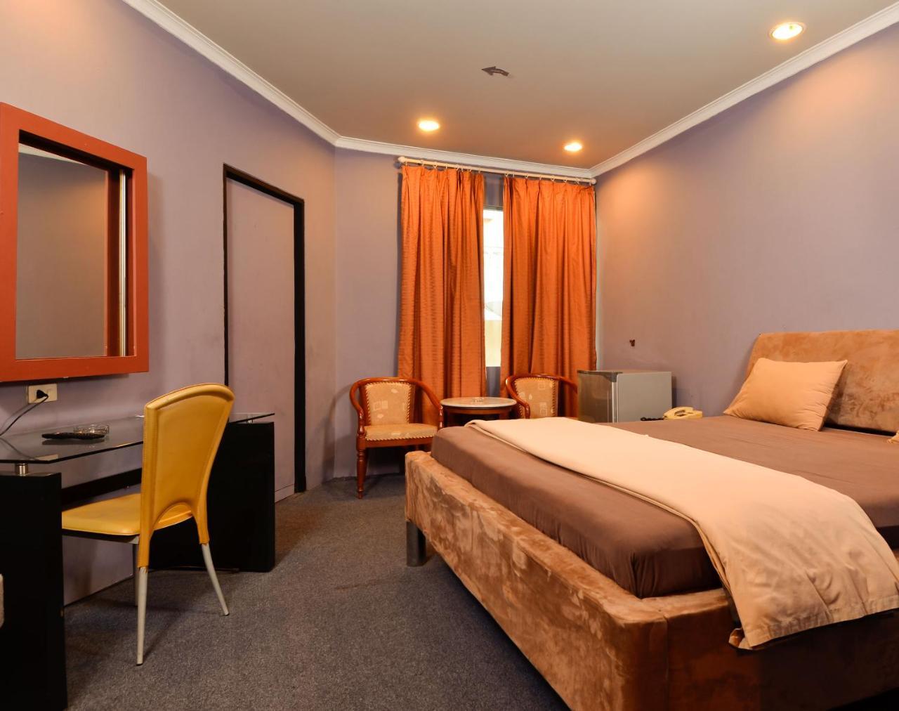 Hotel Peninsula Mangga Besar Jakarta Exterior photo